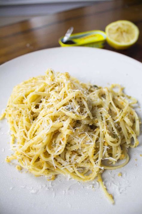 Garlic Anchovy Pasta, Anchovie Pasta Recipes, Anchovy Pasta Recipes, Bobby Flay Anchovy Pasta, Anchovie Pasta, Pasta Anchovies, Peas Pasta, Italian Sauces, Anchovy Pasta