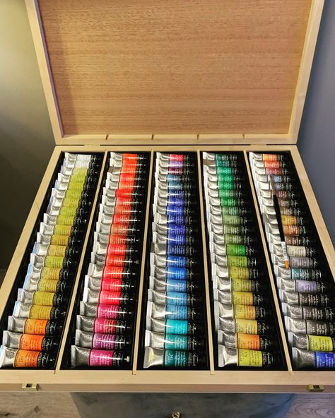 Paint Set Aesthetic, Art Supplies Aesthetic, Cool Art Supplies, Sennelier Watercolor, Paint Materials, Art Supplies List, Stationery Obsession, Art Supplies Storage, Art Studio Room