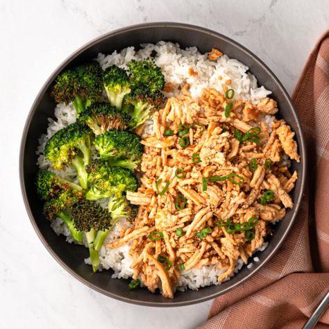 Sriracha Honey Sauce With Ground Turkey Honey Sauce Recipe, Honey Sriracha Sauce, Fried Broccoli, Hot Chili Sauce, Honey And Soy Sauce, Honey Sauce, Bulgogi Beef, Cooking With Olive Oil, Sriracha Sauce