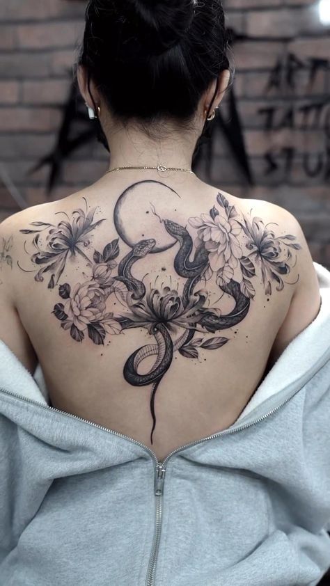 Beautiful Back Tattoos, Floral Back Tattoos, Backpiece Tattoo, Jagua Henna, 10 Tattoo, Full Back Tattoos, Muster Tattoos, Face Tattoos, Back Tattoo Women