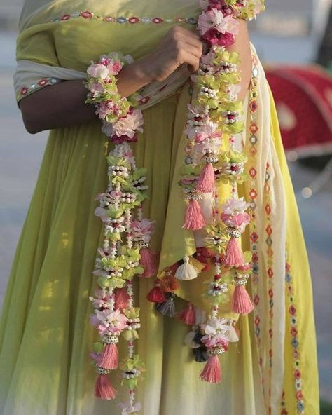 Bridal Kaleere, Flower Jewellery For Haldi, Flower Jewellery For Mehndi, Fresh Flower Jewelry, Flower Jewelry Designs, Wedding Flower Jewelry, Wedding Jewelry Sets Bridal Jewellery, Bridal Jewels, Bridal Fashion Jewelry