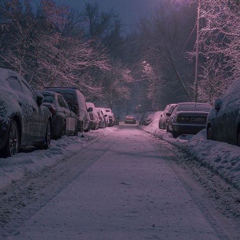 winter, snow, snowy, cold, night, cars, aesthetic Russian Winter, Winter Scenery, Winter Night, Dark Photography, Winter Aesthetic, Night City, Night Aesthetic, City Aesthetic, Christmas Aesthetic