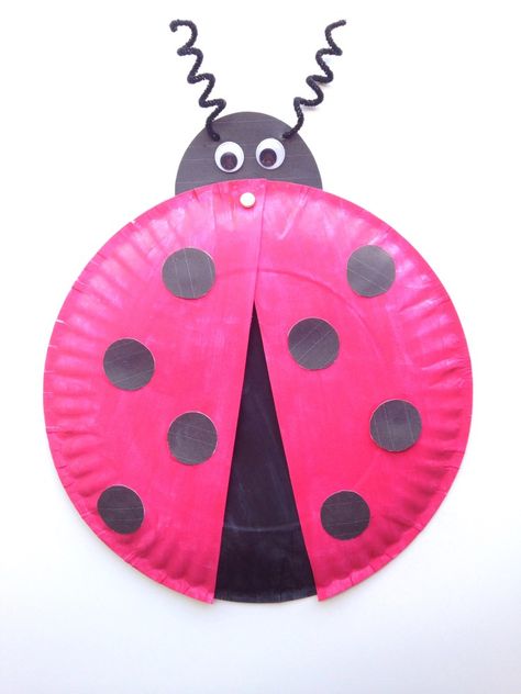 Paper Plate Crafts | Spring Crafts for Kids | Paper Plate Crafts for Toddlers | Paper Plate Crafts for Kids | Paper Plate Crafts Animals | Paper Plate Art Crafts | Ladybug Paper Plate Craft | Ladybug Paper Plate Art | Ladybug Paper Plate Project | Ladybug Paper Craft | Ladybug Paper Plate Craft for Kids | Spring Crafts for Kids Easy | This easy paper plate craft includes a free printable! Paper Plate Art, Spring Toddler Crafts, Craft Spring, Diy Sharpie Mug, Paper Plate Craft, Paper Plate Crafts For Kids, Ladybug Crafts, Diy Sharpie, Ladybug Art