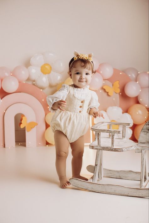 Cake Smash Theme, Baby Cake Smash, 1st Birthday Photoshoot, Boho Theme, Birthday Cake Smash, First Birthday Cakes, Girl First Birthday, One Year Old, Smash Cake