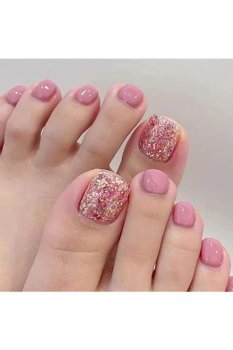 MLOVEW Summer Press On Toenails,Short Golden Pink Glitter Fake Nails,Matte Glossy Acrylic Nail Kit Full Coverage Nail Glue Toenails Tips,Nail Art for Women and Girls 24pcs(Pink) Pink Nails Pedicure, Pink Glitter Toe Nails, Gel Toe Nails Summer, Pink Toe Nails With Design, Nails Pies, Toe Nail Art Designs, French Toe Nails, Ideas Pedicure, Pink Toe Nails