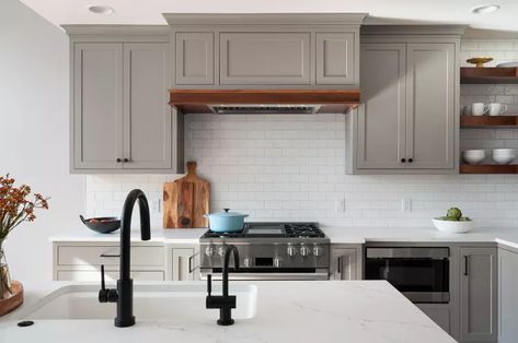 14 Cabinet Colors That Go With Stainless Steel Appliances Wood Kitchen Remodel, Color Appliances, Kitchen Cabinets Dark, Blue Gray Kitchen Cabinets, Glass Upper Cabinets, Light Grey Kitchen Cabinets, Gray Kitchen Cabinets, Modern Grey Kitchen, Grey Blue Kitchen