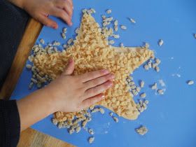 Little Stars Learning: Starfish Texture Craft w/Template Sea Crafts Preschool, Starfish Crafts, Infant Projects, Fish Crafts Preschool, Ocean Activity, Texture Craft, Starfish Craft, Cute Starfish, Art Splash