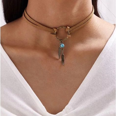 Suede Choker Necklace, Collar Hippie, Leather Cord Jewelry, Leather Necklaces, Leather Jewelry Diy, Turquoise Charm, Leather Choker Necklace, Necklace Leather, Cord Jewelry