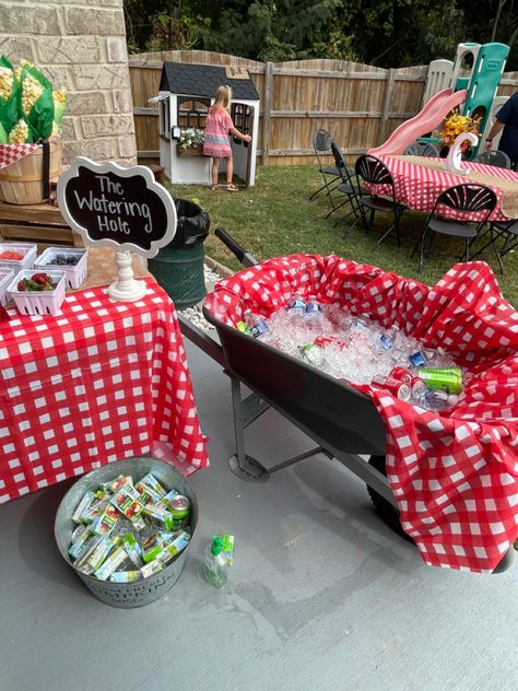 Babyque First Birthday, 1st Birthday Cookout, Babyque Food Ideas, Grill Chill And Reveal, Baby Q Centerpieces, Barbecue Gender Reveal Party, Barbecue First Birthday, Baby Q Girl Shower Ideas, Baby Q Balloon Arch