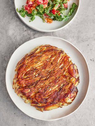 Potato Recipes For Christmas, Jamie Oliver Potatoes, Layered Potatoes, Christmas Potatoes, Best Roast Potatoes, Best Potato Recipes, Recipes For Christmas, Layered Potato, Jamie Oliver Recipes