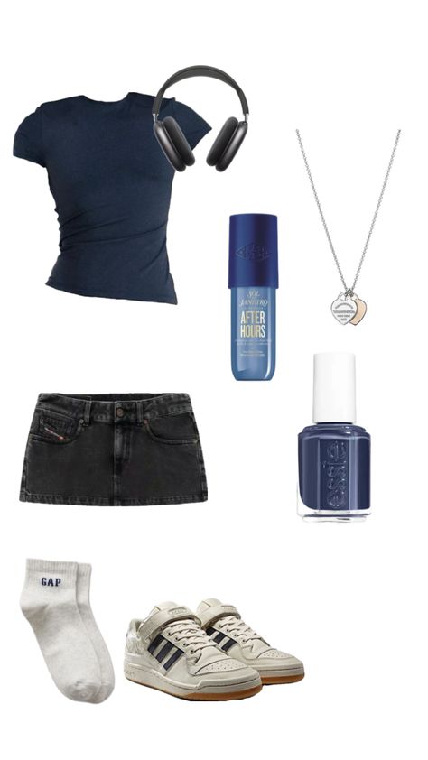 Navy blue outfit 🧿 Navy Blue Tank Top Outfit, Navy Blue Top Outfit, Cute Blue Outfits, Navy Blue Outfit Ideas, Navy Blue Shirt Outfit, Blue Tank Top Outfit, Navy Blue Outfits, Navy Blue Fits, Blue Top Outfit