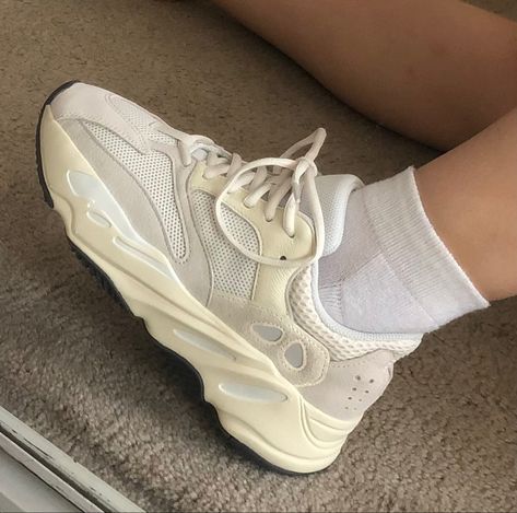 White Lace-up Chunky Sneakers For Running, Breathable Synthetic Chunky Lace-up Sneakers, Cheap White Lace-up Chunky Sneakers, White Breathable Lace-up Chunky Sneakers, Beige Lace-up Chunky Sneakers, Yeezy 700, Nike Huarache, Air Max Sneakers, Air Max