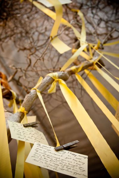 Wishing tree Japanese Wishing Tree, Wedding Wish Tree, Ritual Ideas, Lisa Baby, Light Fest, Church Girl, Beauty Events, Wish Tree, Wedding Farm