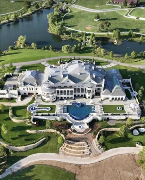 Huge Mansions, Billionaire Homes, Big Mansions, Houses Mansions, Awesome Houses, Mansion Exterior, Luxury Houses Mansions, Nice Homes, Jeezy