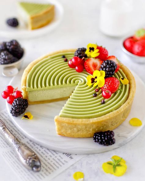 Matcha Tart, Fruit Topped Cake, Matcha Vegan, Vegan Transition, Editing Photos, Beautiful Desserts, Fruit Tart, Vegan Dinner Recipes, Vegan Recipes Healthy