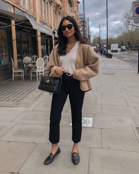 e6d8545daa42d5ced125a4bf747b3688desc39116756ri Hannah Cocobeautea, Minimalist Moda, Blogger Street Style, Winter Mode, Summer Work Outfits, Fashion Blogger Style, Modieuze Outfits, Casual Work Outfits, Looks Chic