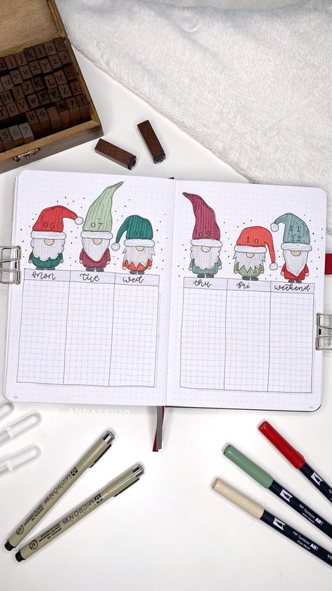 _annasbujo_ on Instagram: Plan with me ✨ weekly spread Please let me know how you like it :) Supplies: ~ @scribblesthatmatter a5 dotted journal ~… December Bujo Weekly Spread, December Weekly Spread Bullet Journal, Christmas Weekly Spread, Colored Doodles, December Bujo, Christmas Bullet Journal, December Weekly Spread, Notebook Therapy, Concept Maps