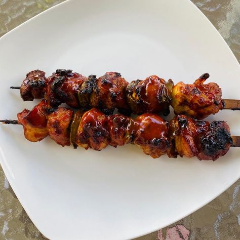 Pinchos Puerto Rican, Puerto Rican Pinchos, Kabob Sticks, Cooking With Charcoal, Puerto Rican Dishes, Boricua Recipes, Shish Kabobs, Adobo Seasoning, Yum Recipes