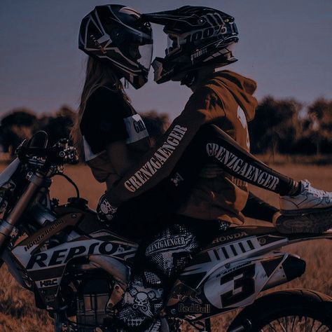 Bike Couple, Biker Couple, Motorcycle Couple, Motocross Love, Image Moto, Biker Photoshoot, Bike Aesthetic, Motorcycle Aesthetic, Biker Aesthetic