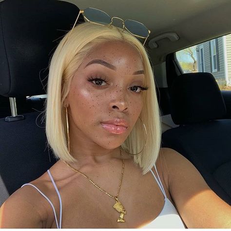 for more check www.aprillacewigs.com surper cute  repost @lauren.tylerr  #lacewigs #humanhairwigs #hairfashion #wigfashion #wigslayed #fb #onfleek #flk #wiginstall #hairgoals #360wig #fulllacewig #360wigs #africanamericanhair #fulllacewigs #beautifulhair #silktopwigs #humanhairwigs #hair #wig #lacewigs #lacefrontwigs #gluelesswig Blonde Straight Hair, 12 Inch Hair, Lace Frontal Bob, Color Rubio, Blonde Bob Wig, Hair Care Oil, Corte Bob, Straight Blonde Hair, Bob Lace Front Wigs