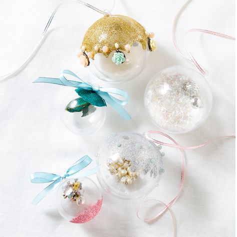 DIY Fillable Baubles Project Fillable Baubles Ideas, Bauble Decoration Ideas, Bauble Ideas, Fillable Baubles, Christmas Planner, Holiday Projects, Holiday Shopping, Cool Diy Projects, Board Ideas