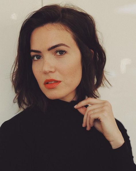 Ashley Streicher (@streicherhair) • Instagram photos and videos Asymmetrical Bob Haircuts, Medium Bob Haircut, Wavy Bob Haircuts, Brunette Bob, Best Bob Haircuts, Asymmetrical Bob, Mandy Moore, Wavy Bobs, Trending Hairstyles