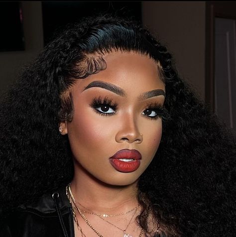 Soft Glam Bold Lip, Glamour Makeup Red Lips, Woc Makeup Looks, Soft Glam With Red Lip, Bridesmaid Makeup Black Women, Red Lip Makeup Look Black Women, Nude Makeup Looks Black Women, Makeup Looks Dark Skin, Red Lip Makeup Look