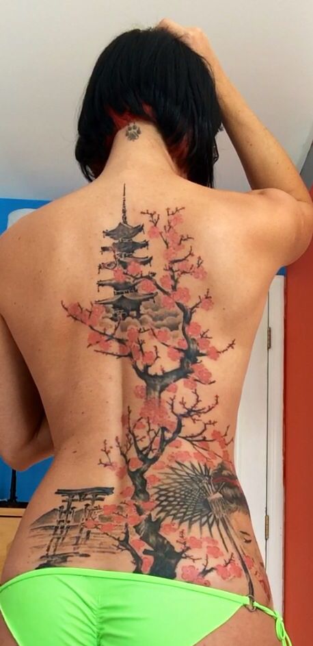 Back Tattoo Women Full, Tattoo Japonais, Tattoos Sunflower, Back Tattoo For Women, Japanese Tattoo Women, Japanese Back Tattoo, Tattoos Watercolor, Backpiece Tattoo, Back Piece Tattoo