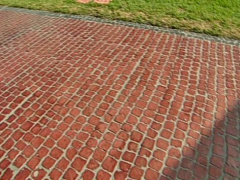 Cobblestone Driveway Diy Cobblestone, Tar And Chip Driveway, Driveway Ideas Cheap, Permeable Driveway, Cobblestone Pavers, Modern Driveway, Cobblestone Driveway, Diy Driveway, Brick Driveway