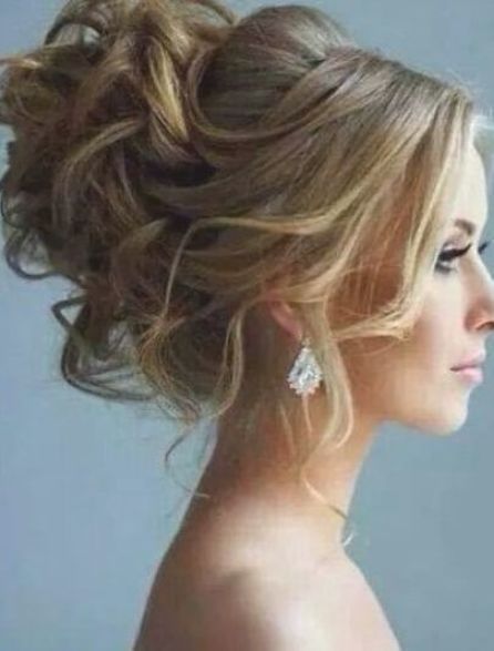 Messy Hair Updo, Prom Hair Updo, Braided Bun Hairstyles, Up Dos, Curly Hair Updo, Curly Hair With Bangs, Wedding Hairstyles Updo, Formal Hairstyles, Curly Hairstyles