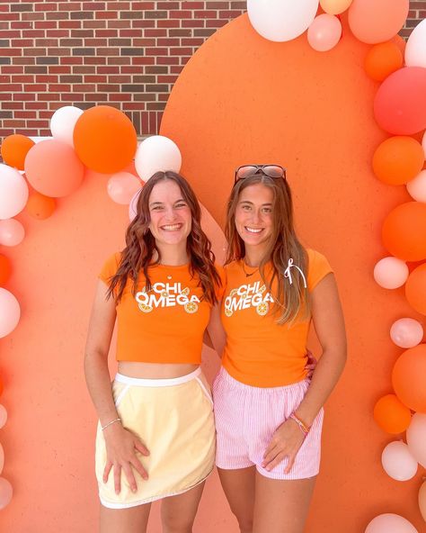 orange ya glad you’re a CHI O?!!?! Pink And Orange Theme, Theme Photoshoot, Orange Theme, Pi Beta Phi, Alpha Chi, Orange You Glad, Bid Day, Re A, Pink And Orange