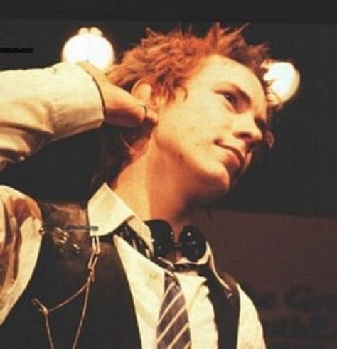 Johnny Rotten Jonny Rotten, Punks 70s, 70s Punk, Johnny Rotten, Sid Vicious, Magazine Pictures, Billy Idol, Musica Rock, Joan Jett