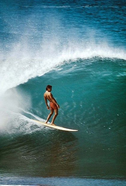 Gerry Lopez by Art Brewer, 1970. Riding the Pipeline Gerry Lopez, Photowall Ideas, Art Vampire, Mavericks Surfing, Surf Aesthetic, Dengeki Daisy, Soul Surfer, Surfing Pictures, Retro Surf