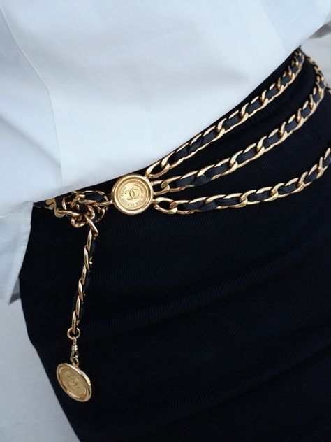 Vintage Chanel Belt, Chanel Chain Belt Outfit, Chanel Belt Outfit, Chanel Waist Chain, Chain Belt Outfit, Belt Chanel, Chanel Chain Belt, Vintage Chanel Jewelry, Black Hair Video