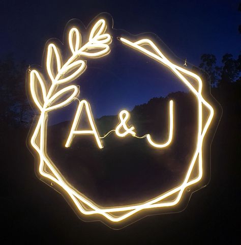 Wedding Initials Decor, Neon Sign For Wedding, Reception Couple, Couple Initials, Salon Party, Wedding Halloween, Sign For Wedding, Neon Flex, Halloween Pink