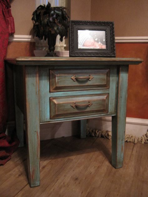 Dark Brown & Turquoise Distressed Wood Distressed End Tables, Painted End Tables, Furniture Rehab, Distressed Furniture, Gold Highlights, Chalk Paint Furniture, Refurbished Furniture, Hand Painted Furniture, Paint Furniture