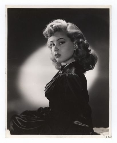 Old Hollywood Portraits, 1940s Portraits, Karen Steele, Hollywood Portraits, Gloria Dehaven, Classic Movie Stars, Classic Actresses, Glamour Shots, Lucille Ball