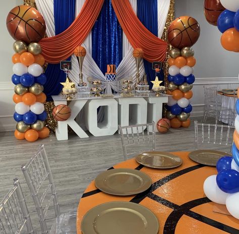 Jersey Theme Party Decorations, Lakers Party, Basketball Wedding, Space Jam Theme, Basketball Themed Birthday Party, Basketball Theme Birthday, Basketball Baby Shower, Teenage Birthday Party, Sports Baby Shower Theme