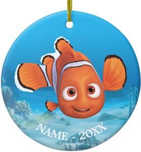 Finding Nemo Personalized Ornament - http://www.thlog.com/finding-nemo-personalized-ornament/ Clown Fish Cartoon, Marlin Nemo, Orange Characters, Blue Tang Fish, Dory Nemo, Nemo Birthday, Disney Finding Nemo, Decorative Stamps, Disney Sticker