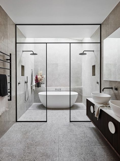 2020 Bathroom Design Trends: This Year\'s Top 8 Twin Shower, Bathroom Design Trends, Bad Inspiration, Bathroom Trends, Dream Bathrooms, Grey Bathrooms, Minimalist Bathroom, Wet Rooms, Free Standing Bath Tub