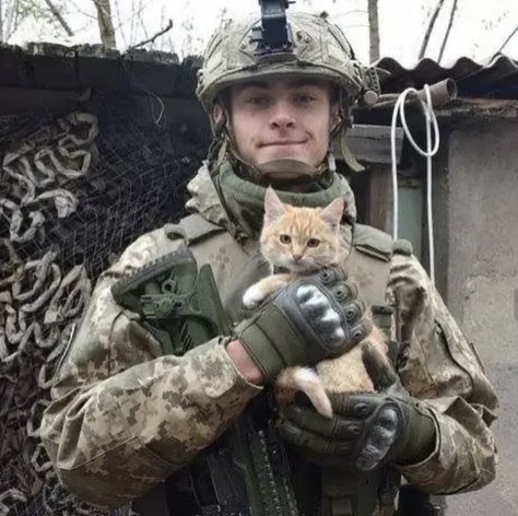 La Haine Film, Men With Cats, Military Aesthetic, Hot Army Men, Army Pics, ��남자 몸, A Soldier, Army Men, Masked Man