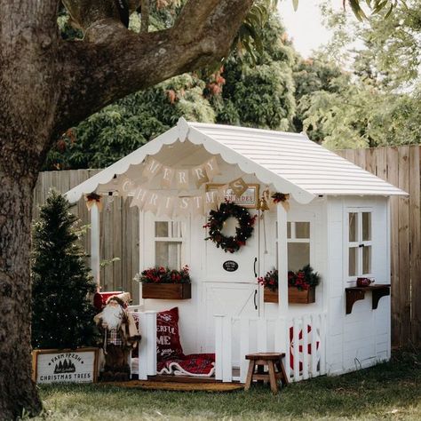 Playhouse Christmas Decorations, Christmas Cubby House, Christmas Playhouse, Kids Cubby House, Kids Cubby, Future Christmas, Kids Cubby Houses, Gingerbread House Candy, Kids Cubbies