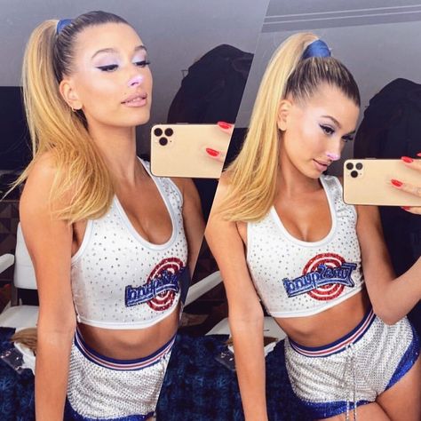 @jaileysiconic on Instagram: “whewww 😍 hailey dressed up as lola bunny for this year‘s halloween!” Lola Bunny Halloween Costume, Bugs And Lola Costume, Lola Bunny Halloween, Lola Bunny Costume, Catwoman Halloween Costume, Justin And Hailey Bieber, Justin And Hailey, Themed Halloween Costumes, Bunny Halloween Costume