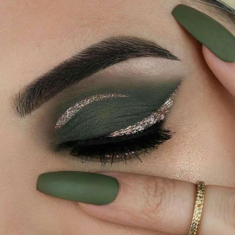 hammerstonea Make Up Designs, Makeup Sephora, Green Makeup, Beautiful Eye Makeup, Eye Makeup Designs, Makijaż Smokey Eye, Makeup Eye Looks, Creative Eye Makeup, Make Up Looks