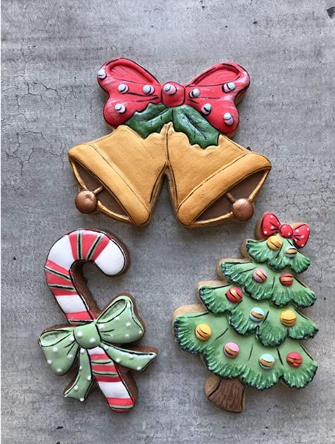 Iced Christmas Cookies, Royal Icing Sugar Cookies, Icing Sugar Cookies, Holiday Cookies Decorated, Sandwich Shapes, Christmas Sugar Cookies Decorated, Cartoon Cookie, Royal Icing Sugar, Cute Christmas Cookies