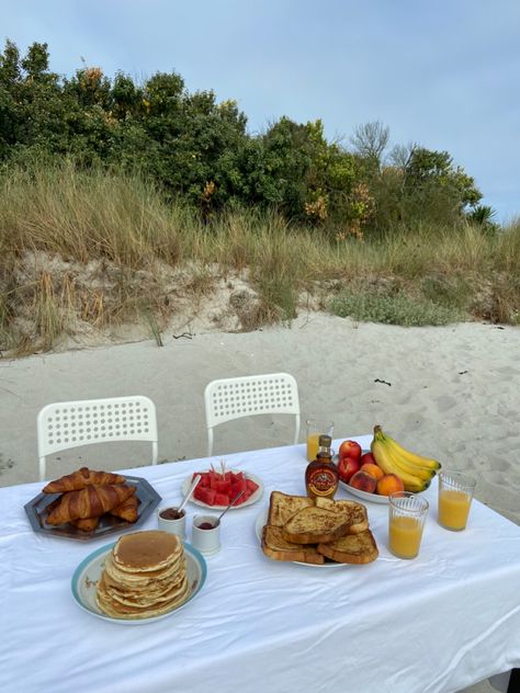 Breakfast On The Beach, Visualization Board, Beach Breakfast, Good Morning Breakfast, Visual Board, Morning Breakfast, Breakfast Table, Summer Pictures, Beach Photography