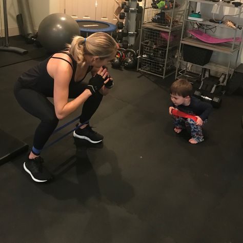 Carrie Underwood Diet, Carrie Underwood Husband, Erin Oprea, Carrie Underwood Legs, Carrie Underwood Workout, Michael Fisher, Carrie Underwood Style, Partner Workout, Post Baby