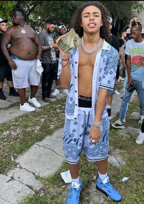 Frostydasnowmann Rapper, Dd Osama Without A Shirt, Nyc Rappers, Rapper Drip, Attractive Light Skin Men, Luh Tyler, Nyc Drill, Bronx Rappers, Notti Osama