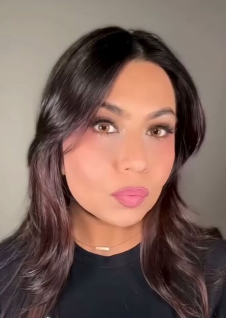 This guide shares an easy TikTok concealer hack. Learn a cool ombre concealer trick in this quick post. Ombre Concealer, Dark Concealer, Concealer Tricks, Light Concealer, Red Blush, Concealer Colors, Beauty Blender, Healthy Glow, How To Apply Makeup