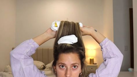 How To Roll Your Hair With Socks, Tube Sock Curls, Hair Rods Curls Hairstyles, Sock Curls Tutorial, Hair With Socks, Heatless Curls Tutorial, Sock Curls, Hair Rods, Curls Tutorial